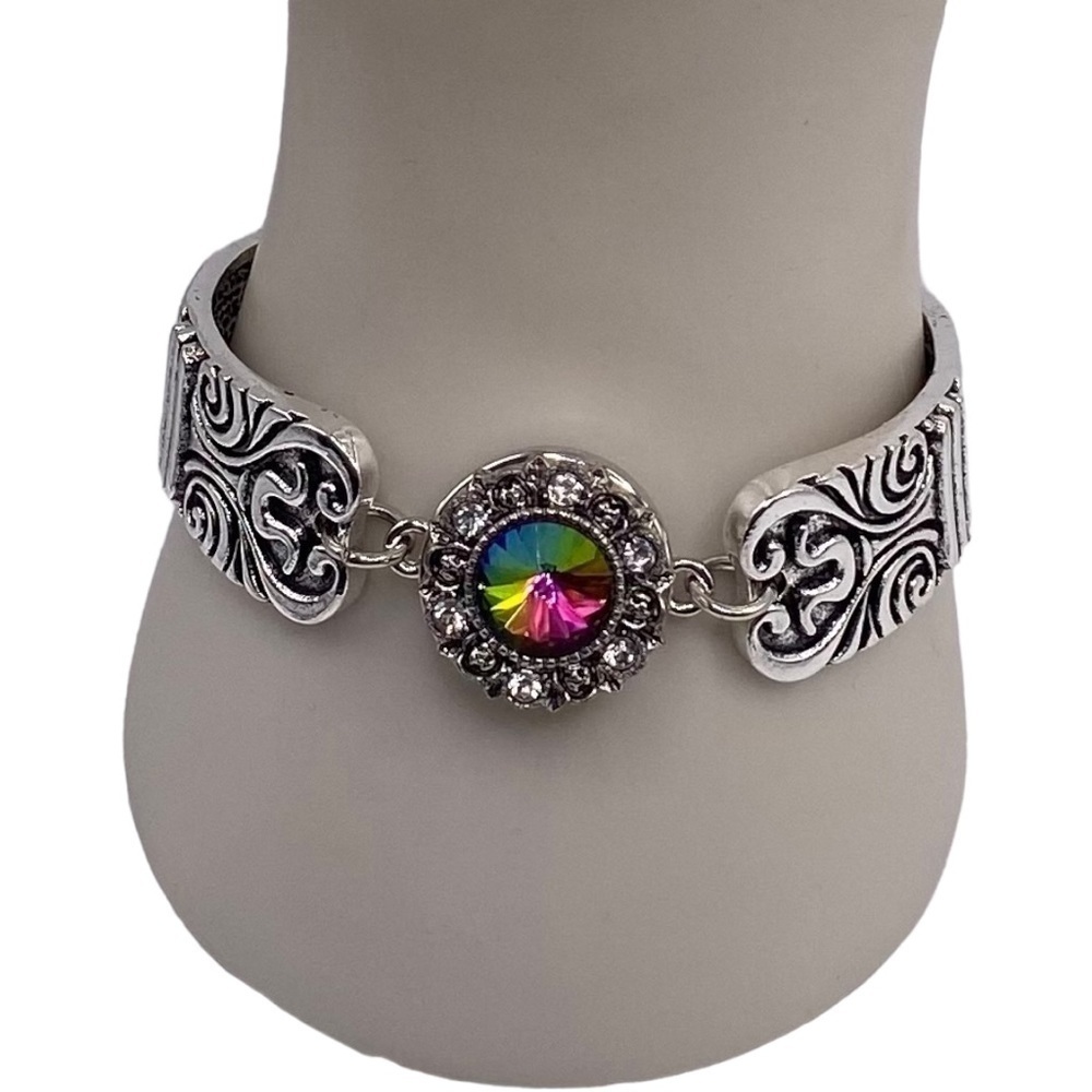 Renaissance Style Bangle Bracelet w/ round multicolored 18mm ginger snap. VIDEO!